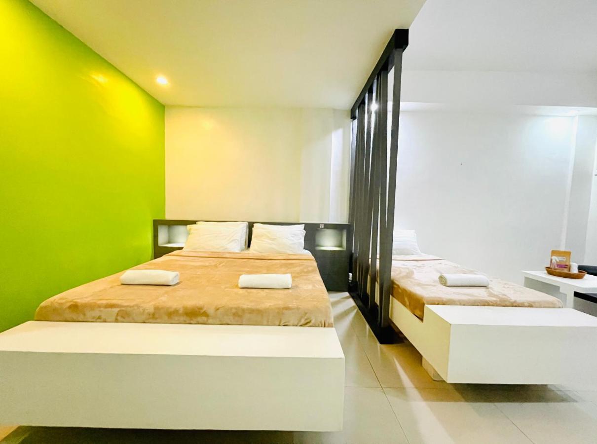 Amable Suites Hotel Balabag  エクステリア 写真